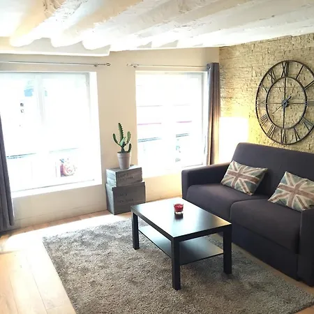 Charming Flat - Heart Of !